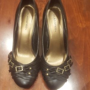 Black Classified Pumps